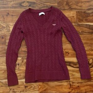 Hollister Women's Cable-Knit V-Neck Sweater - Maroon